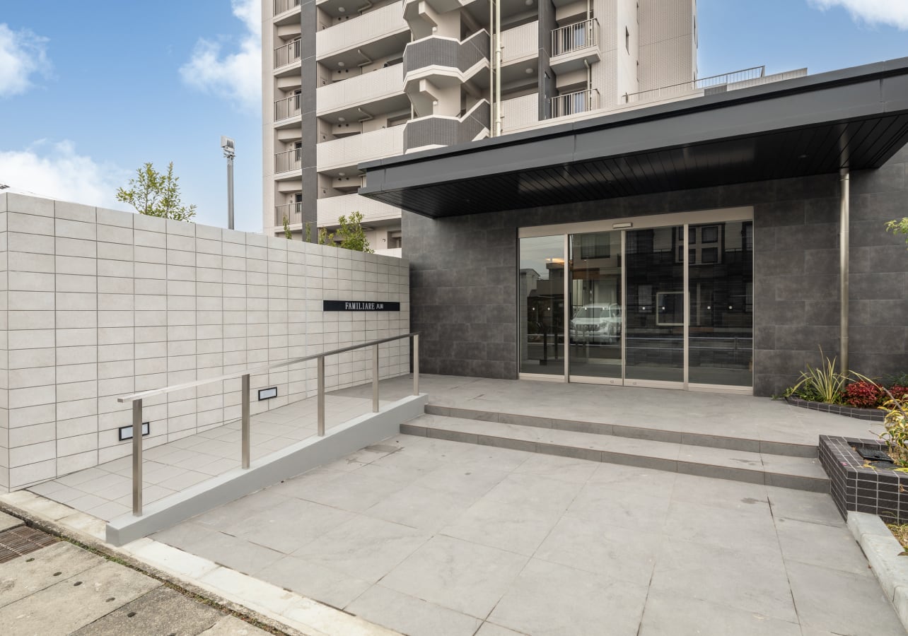 竣工写真　外観アプローチ