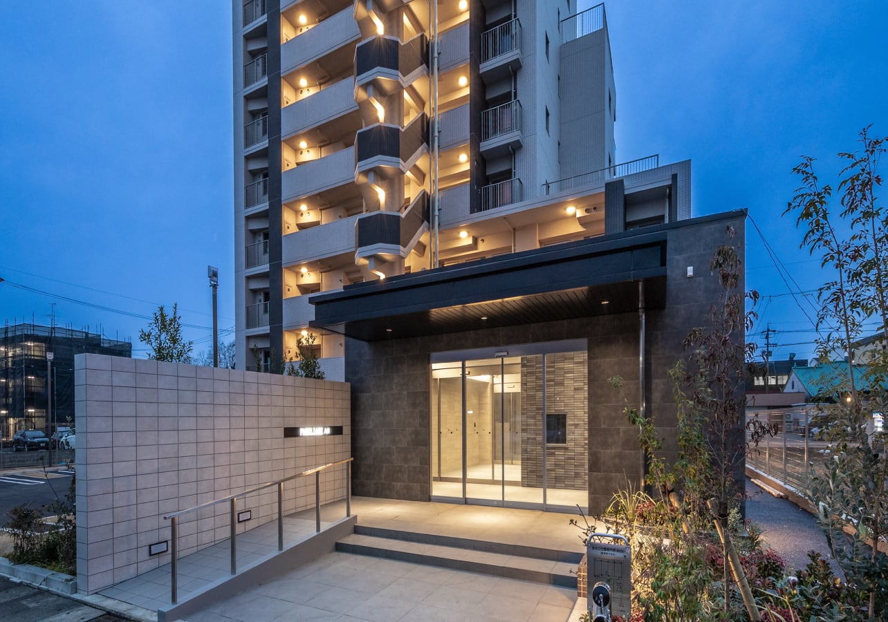 竣工写真　外観アプローチ