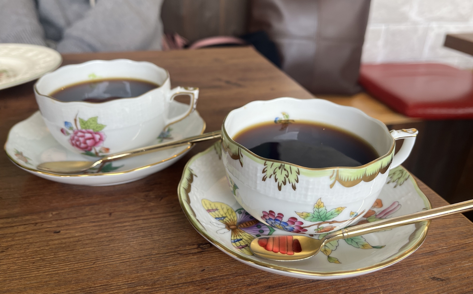 caffé Sole・Lunaのこだわりカップに淹れられたコーヒー