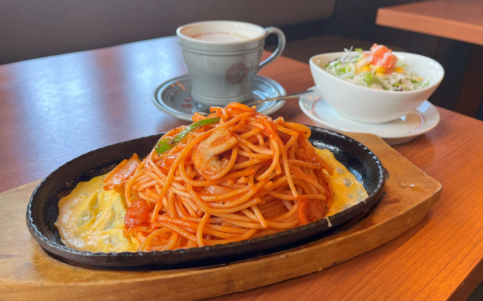 カフェヨシノの鉄板イタリアンスパゲティ