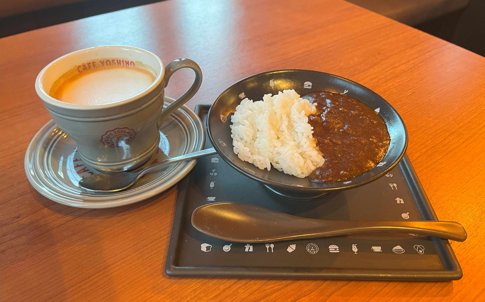 カフェヨシノのミニカレー